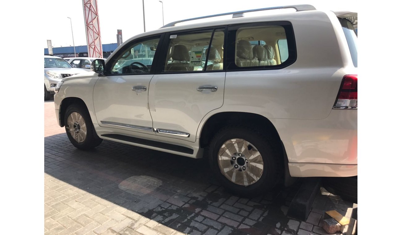 Toyota Land Cruiser V8