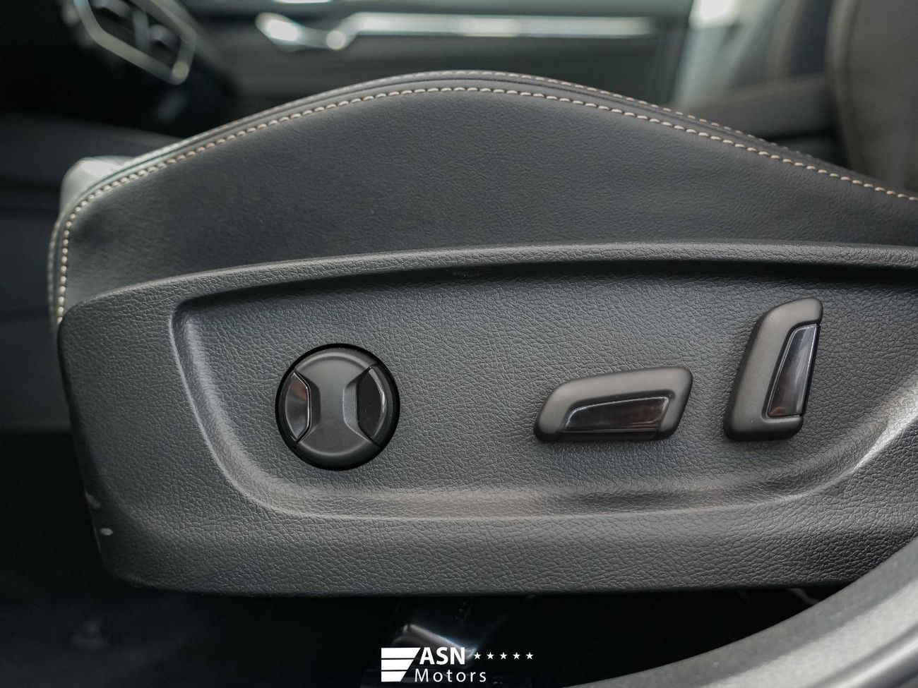 سكودا أوكتافيا PRO TSI280 Luxury Edition 2025 (Export Price)