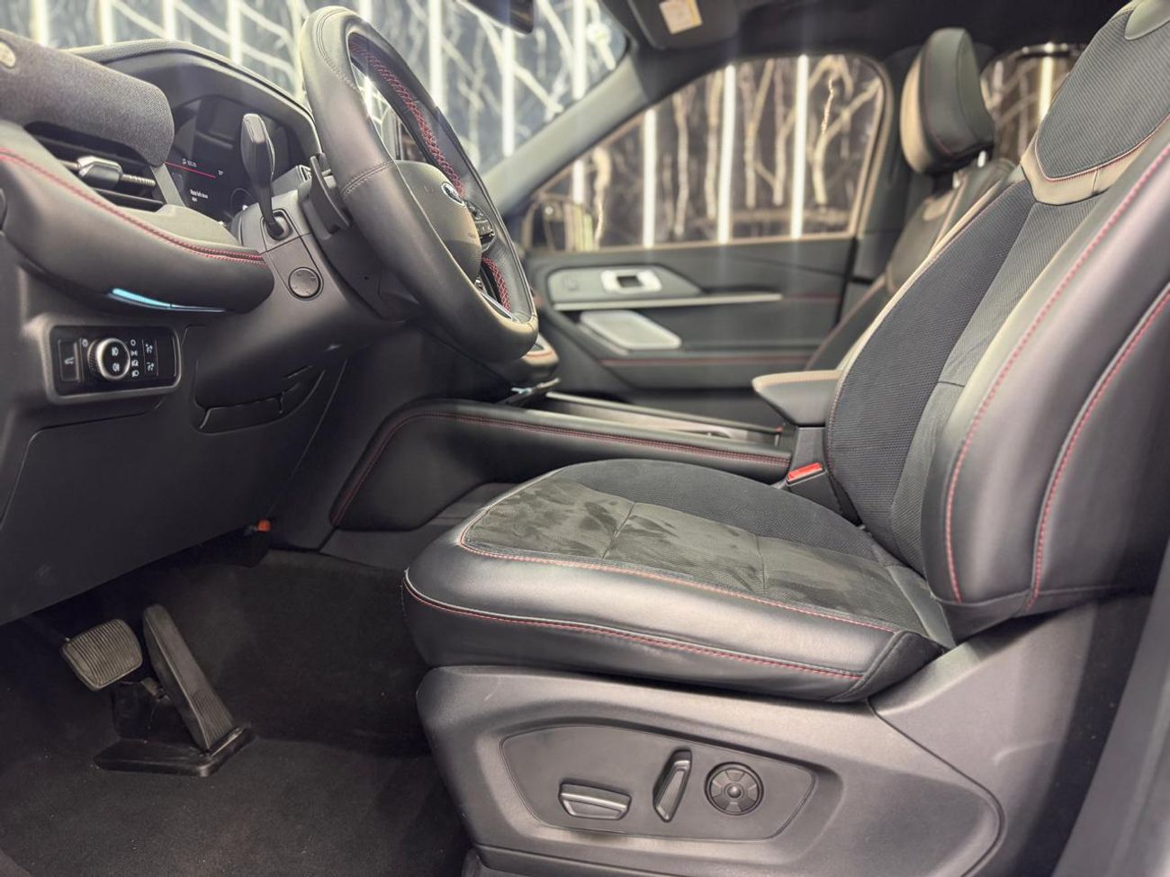 Ford Explorer ST 400A 3.0L 2025 Ford Explorer, Ford Warranty + Service Pack, Very Low Km, 7 Seater, Excellent Cond