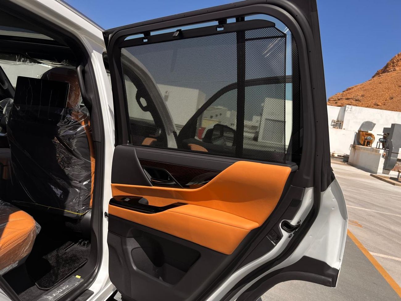 لكزس LX 600 2025 Lexus LX 600 Turbo plus 3.5L AT Petrol Turbo