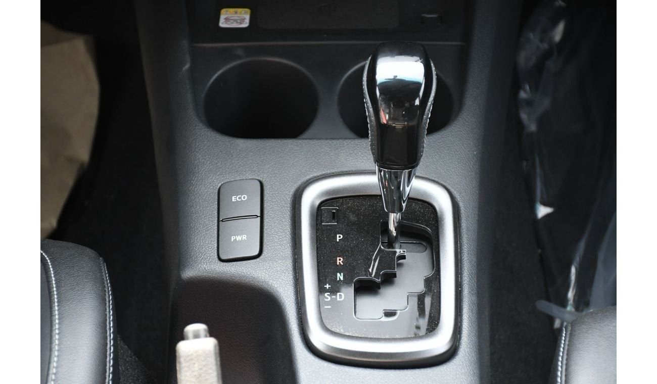 تويوتا هيلوكس GR Sport with Wireless Charger