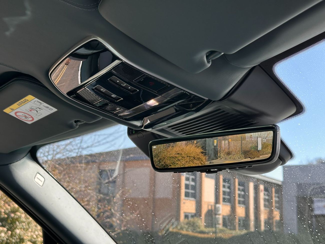 لاند روفر رينج روفر SV 4.4L P615 V8 Right Hand Drive