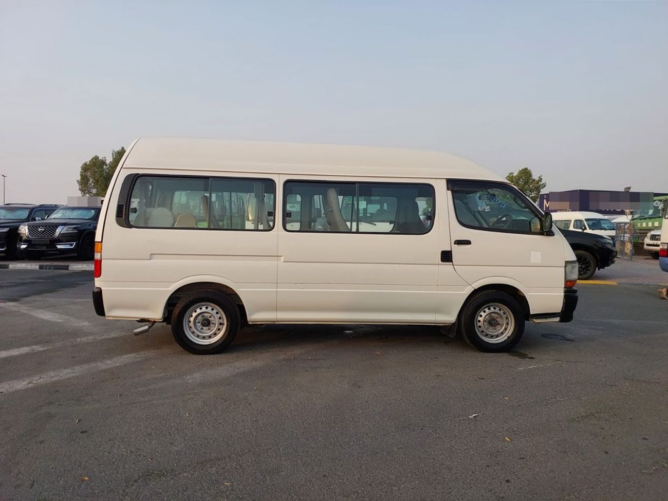 Toyota Hiace TOYOTA HIACE COMMUTER VAN RHD 2002 MODEL 3.0 L DIESEL AUTOMATIC(PM10827)