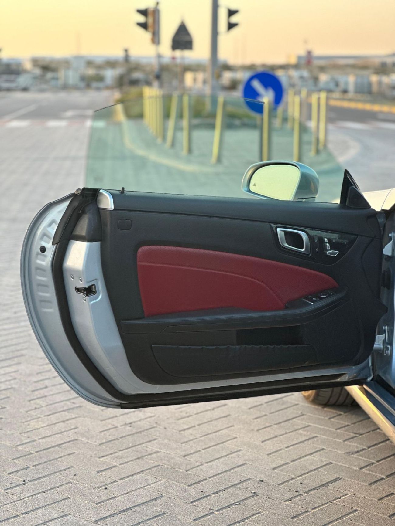 Mercedes-Benz SLC 200 Std 2.0L