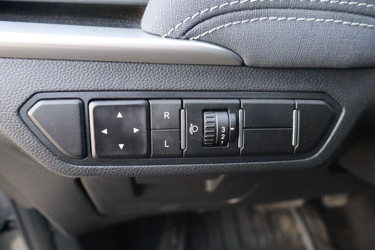 Chevrolet Captiva LT 1.5L (149 HP) (5 Seater)