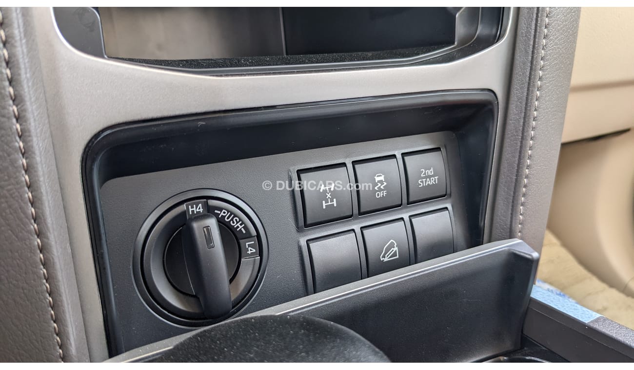 تويوتا برادو VXR V6 4.0l Petrol 7 Seat Automatic Transmission