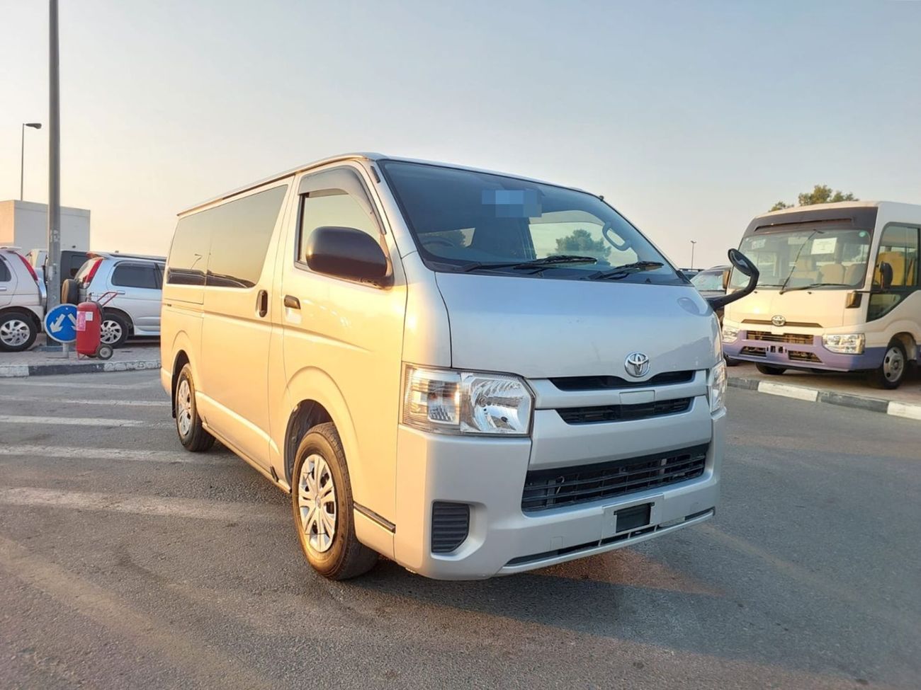 تويوتا هاياس TOYOTA HIACE VAN RHD 2018 MODEL 2.8 L DIESEL AUTOMATIC(PM05971)