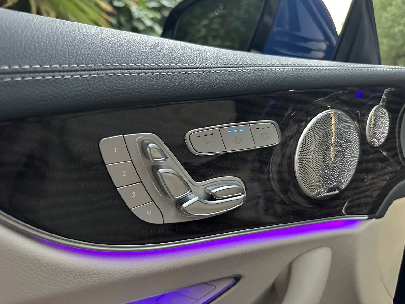 مرسيدس بنز E 450 3.0L V6 | 362 HP | 2023 | Convertible | 28000 KM | Excellent Condition | Full Option