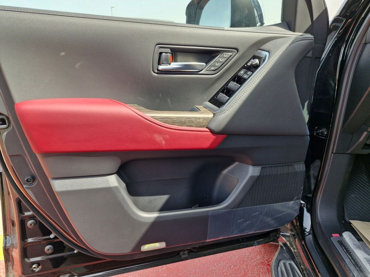 Toyota Land Cruiser ONLY FOR AFRICA, BEST PRICE 2025 LAND CRUISER VXR 3.3L DIESEL BRAND NEW 0KM