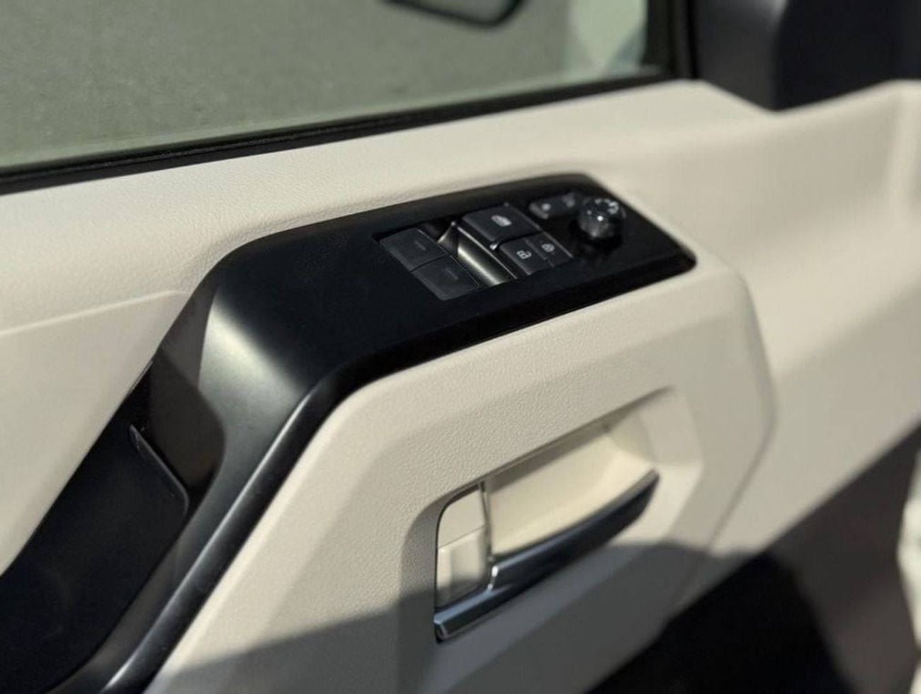 Toyota Hiace EXPORT ONLY - 3.5L HIACE 2025 GL MT