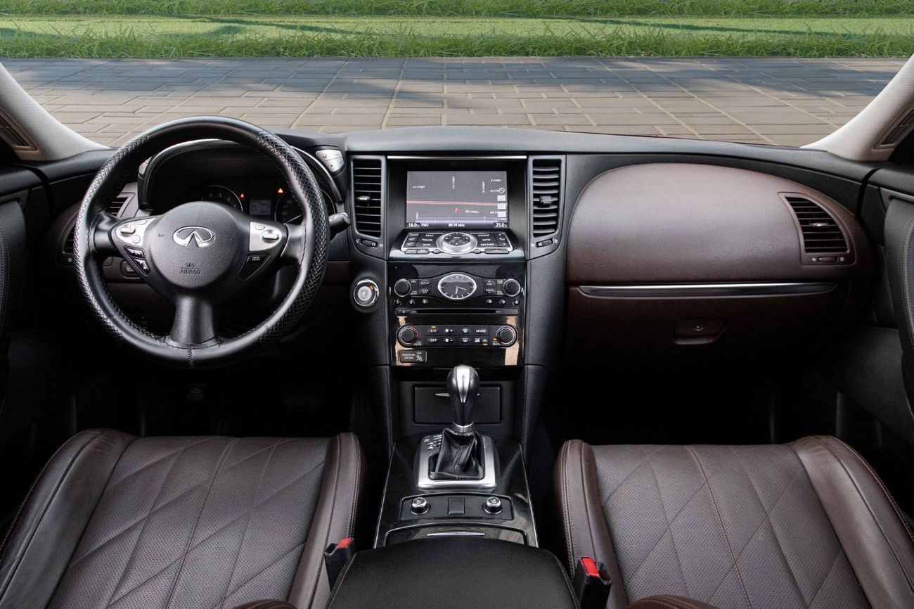 إنفينيتي QX70 QX70 LUXURY | 1,273 P.M | 0% Downpayment | FULL INFINITI SERVICE HISTORY!