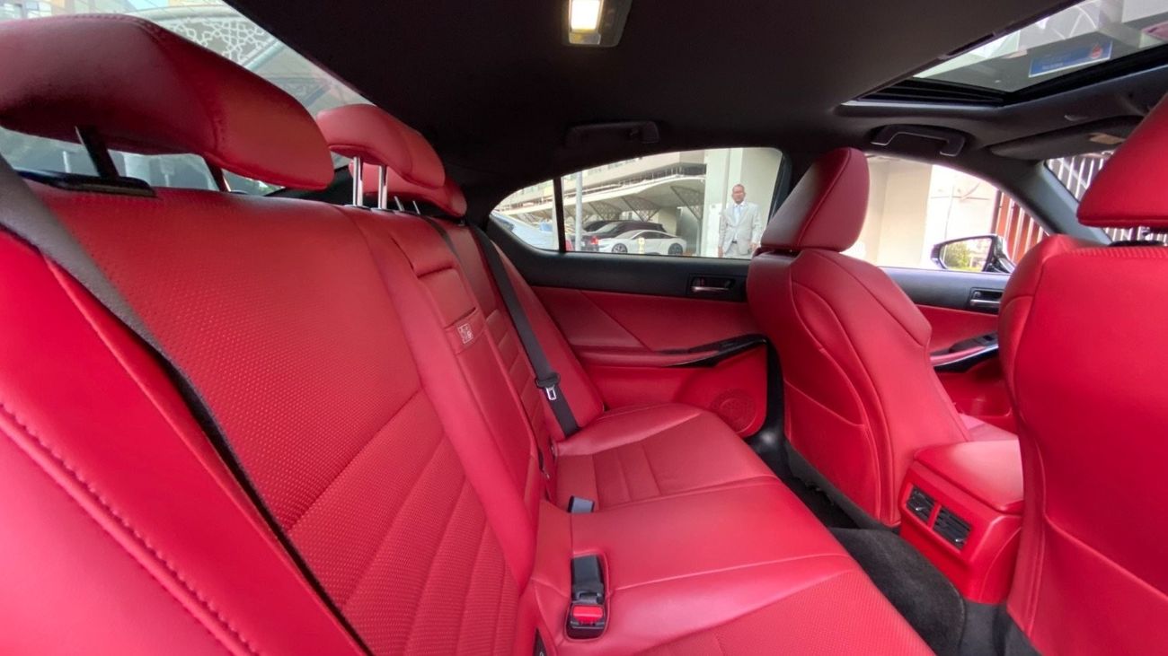 Lexus IS350 F Sport / GCC /m