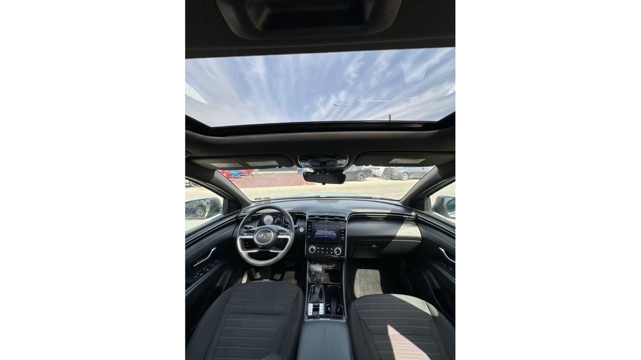 Hyundai Santa Cruz car in perfect condition, 2022 with engine capacity 2.5 4wd pickup