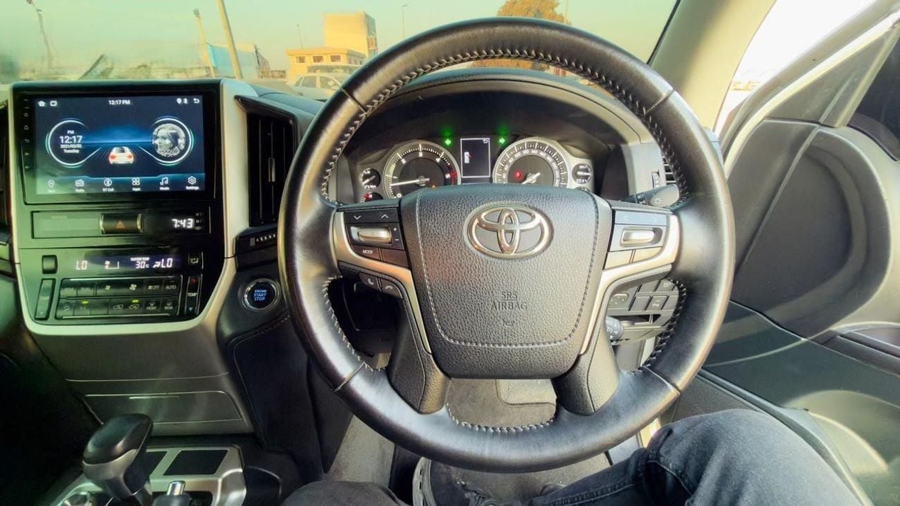 Toyota Land Cruiser PUSH START | V8 DIESEL ENGINE | SUNROOF | AUTOMATIC | PARKING SENSORS