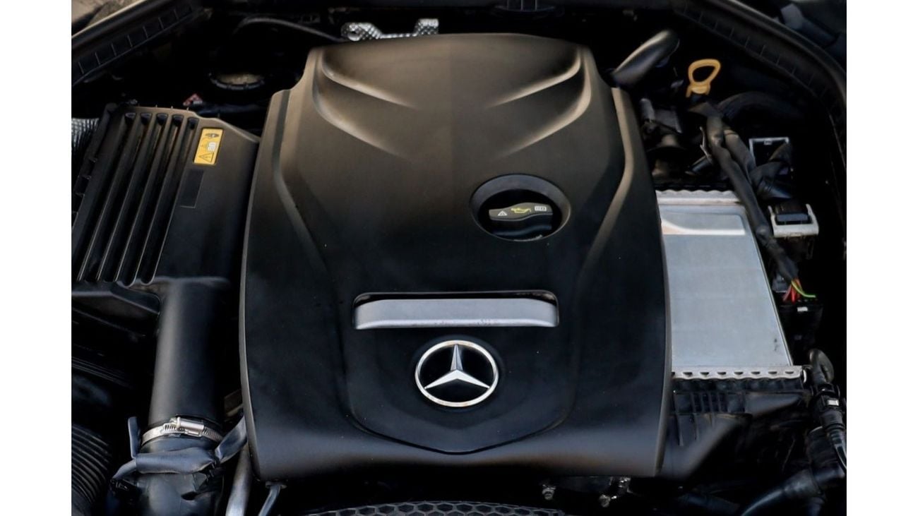 مرسيدس بنز C 300 Mercedes-Benz C300 AMG Pack 2017 GCC under Warranty with Flexible Down-Payment/ Flood Free.