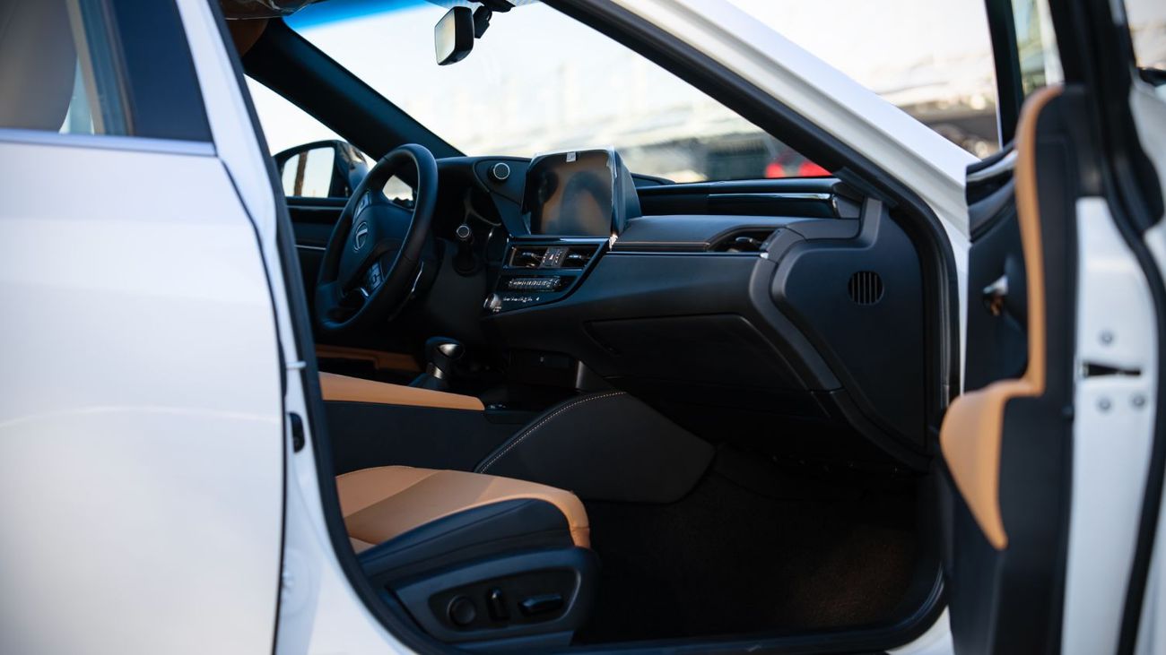 لكزس ES 350 Prime 2.5L - Sonic Quartz Inside Hazel | Export Only