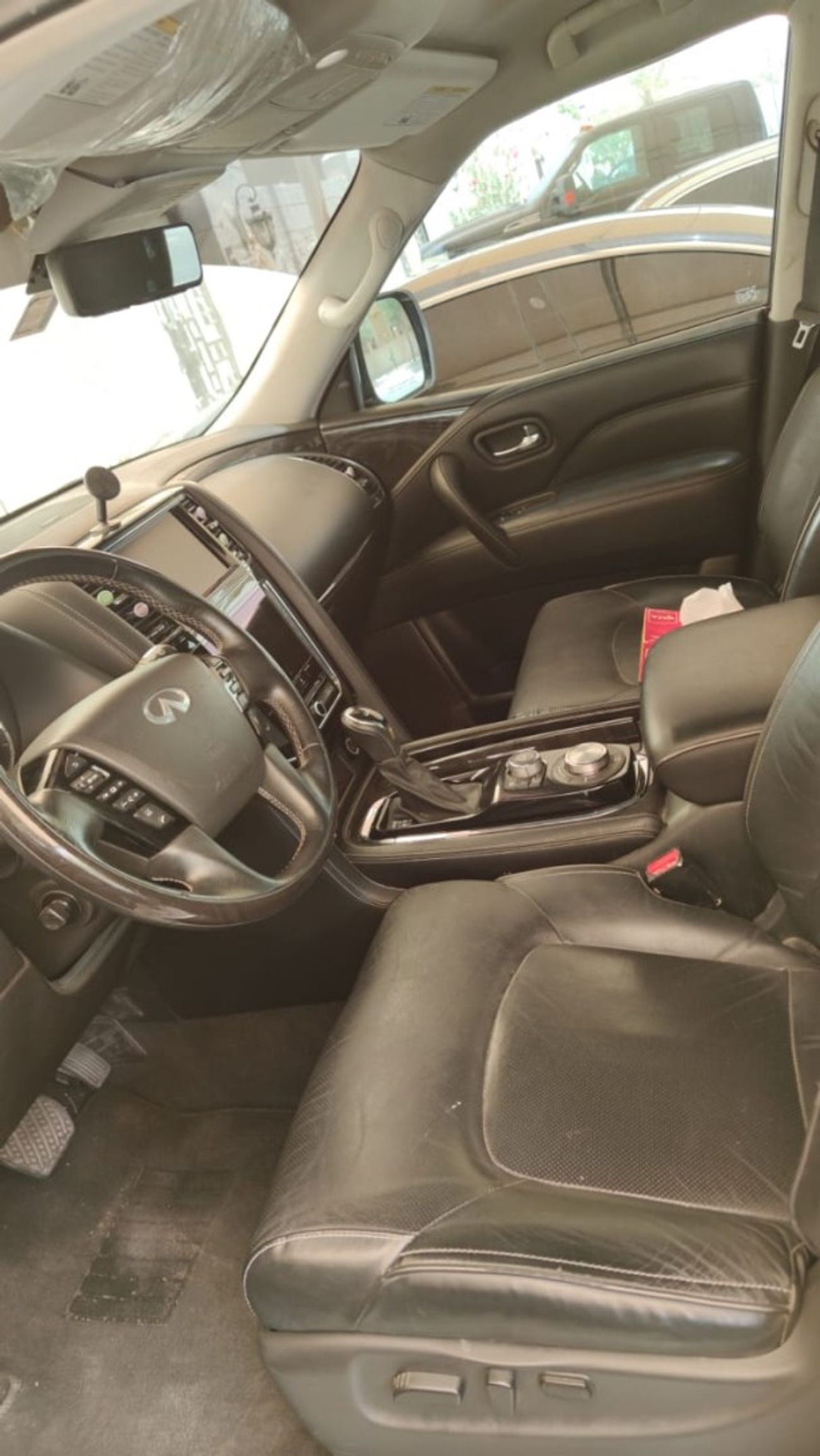 Infiniti QX80 Black Edition 5.6L