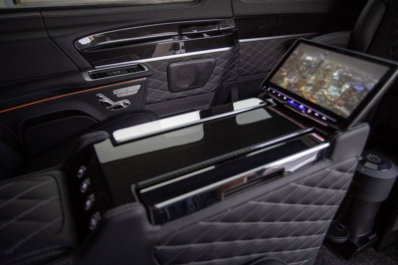 مرسيدس بنز V 300 Senzati® Jet Class® Oryx Edition® 6 Seat Ebony Leather