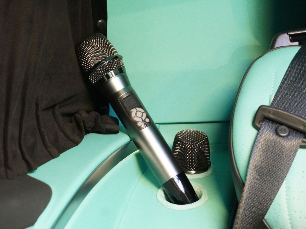 Mercedes-Benz V 300 1 of 10 - Exclusive Design by Michael Cinco I Shisha | Swarovski Roof Top I Dealer Warranty