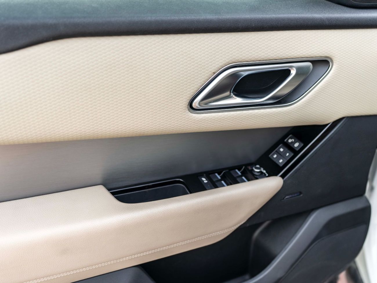 لاند روفر رينج روفر فيلار P250 S 2.0L Petrol