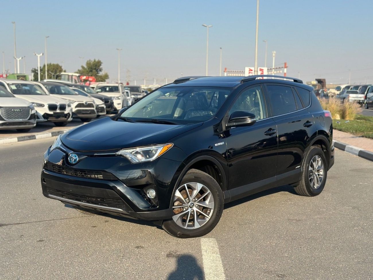 تويوتا راف ٤ Hybrid XLE 2.5L