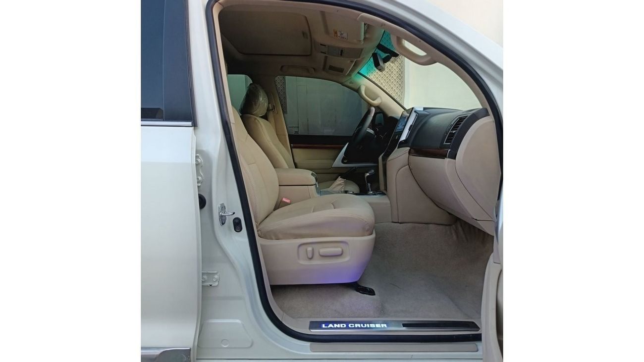 تويوتا لاند كروزر GXR