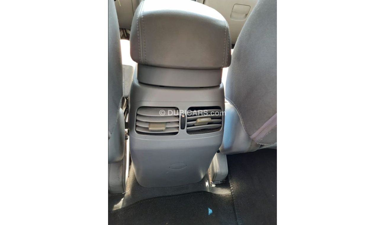 Kia Carens Kia carens 2009 g cc full automatic orginal pant