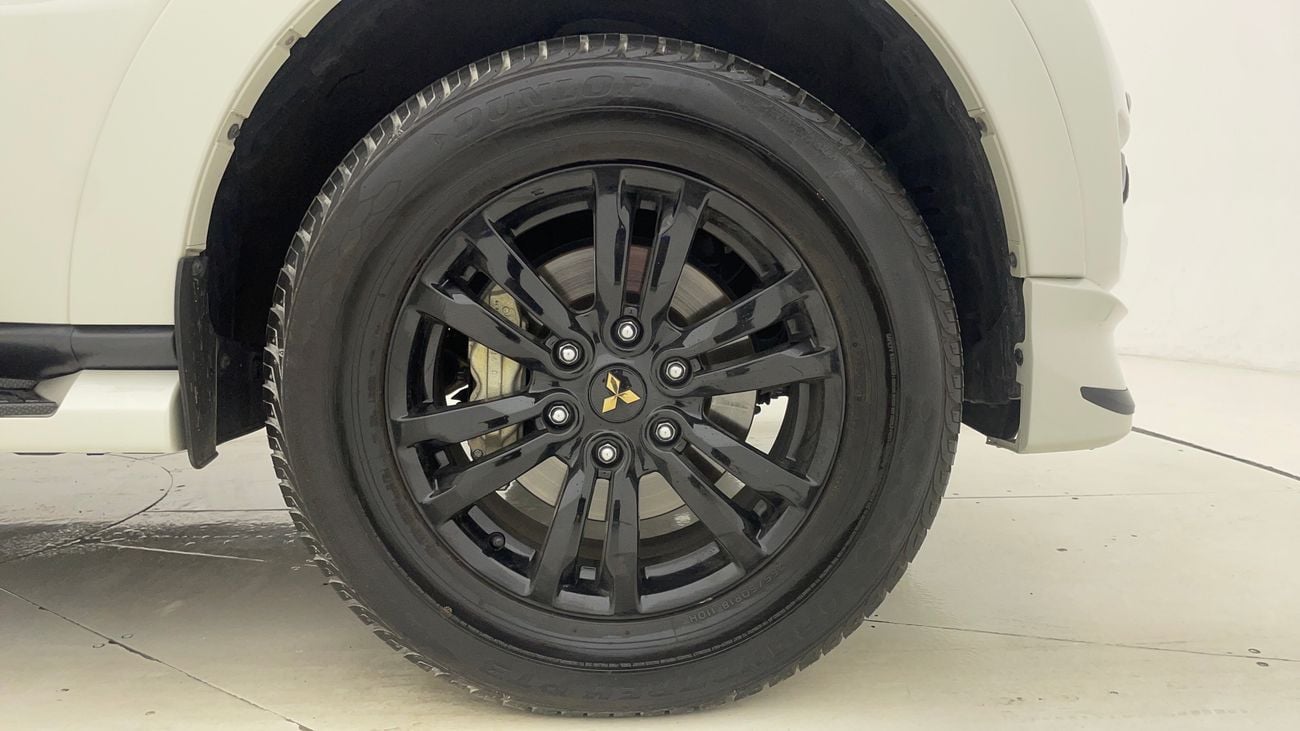 ميتسوبيشي باجيرو GLS H/L SIGNATURE EDITION 3.8 | بدون دفعة مقدمة | اختبار القيادة في المنزل