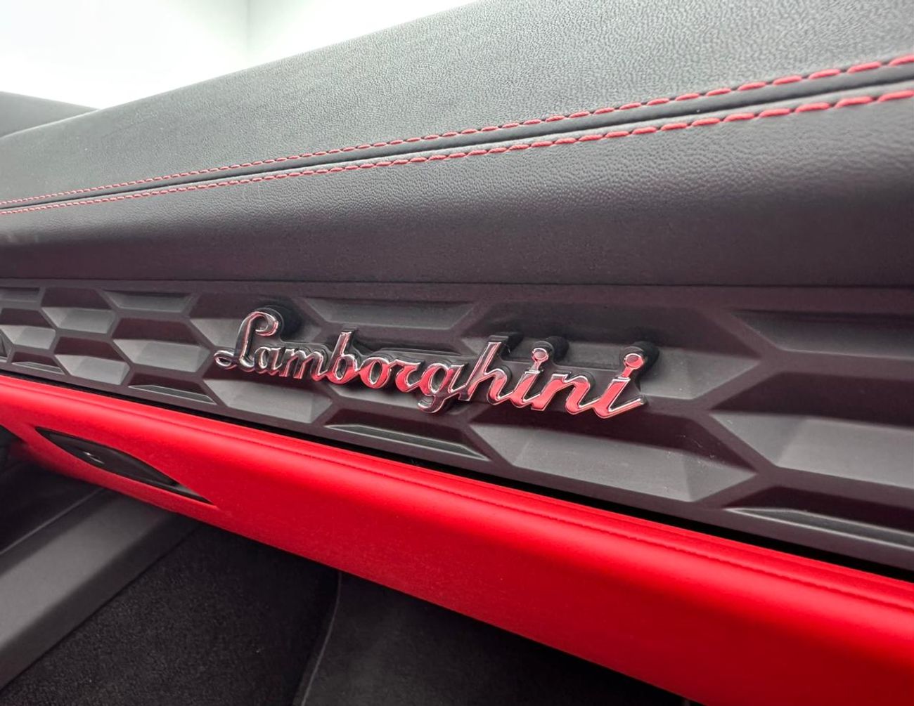 لامبورغيني هوراكان 2018 Lamborghini Huracan LP-580-2 Spyder, One Year Unlimited KM Warranty, Lamborghini Full Service H