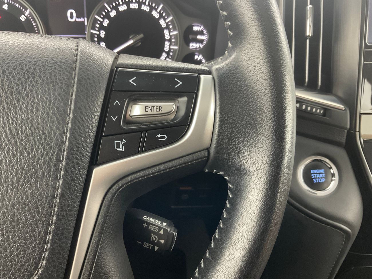 تويوتا لاند كروزر GXR GT | شامل الضمان | 0 ﺪﻔﻋﺓ ﺃﻮﻟﻯ