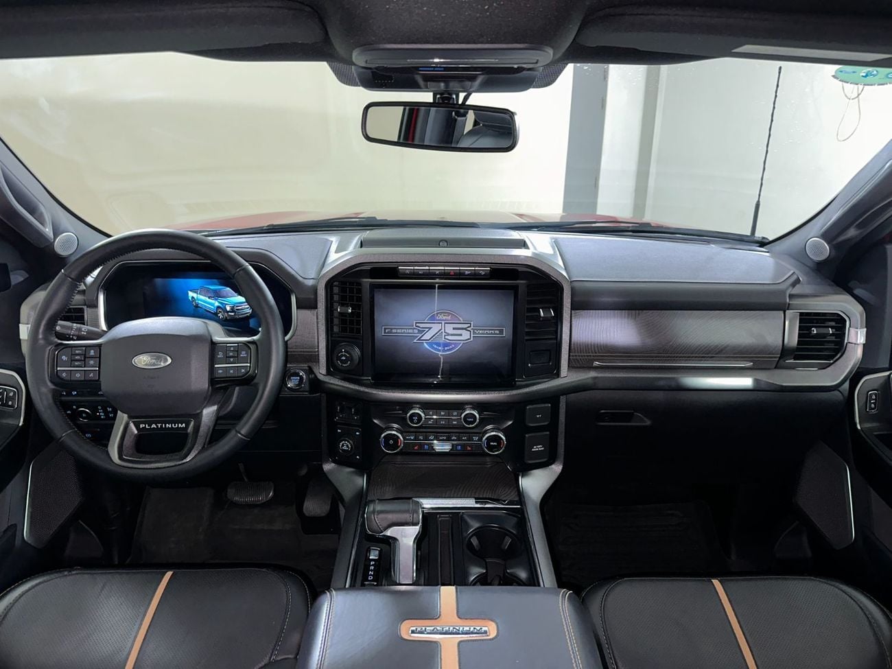 فورد F 150 PLATINUM CREW CAB /1823EW/AL TAYER MOTORS/ AL QOUZ SHOWROOM