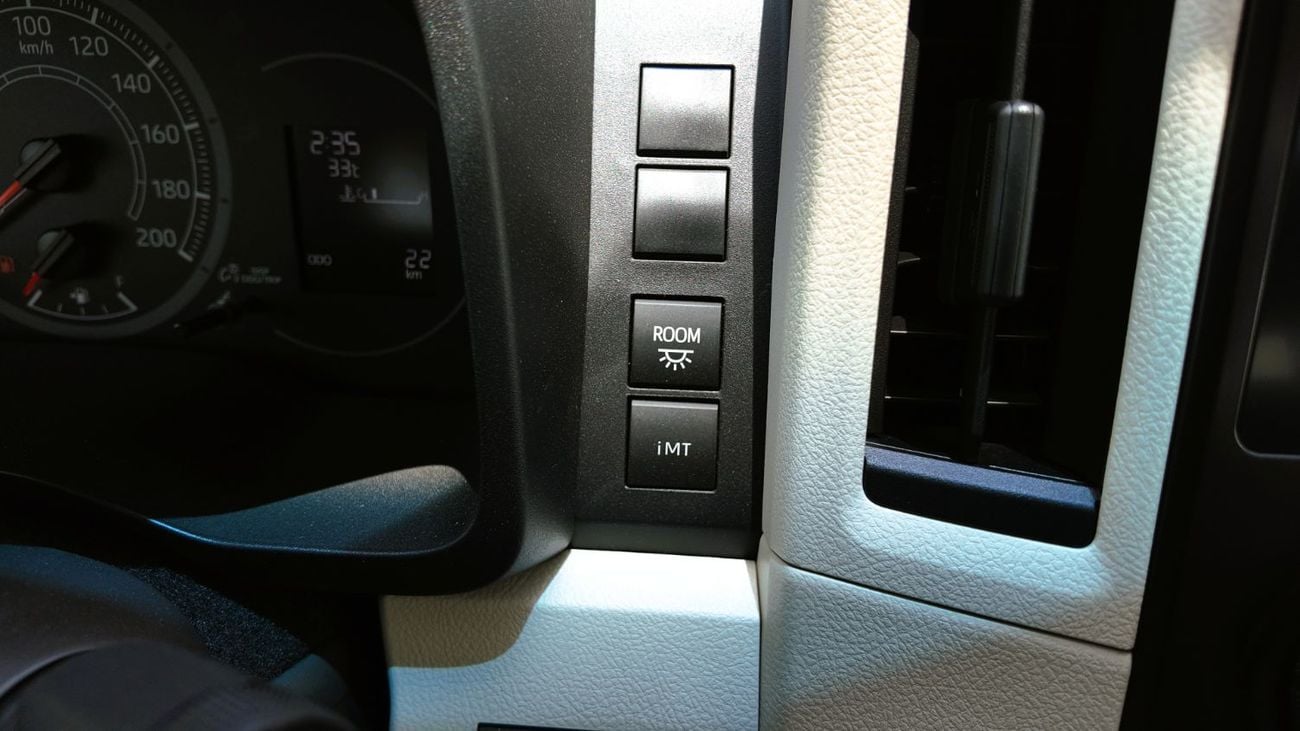Toyota Hiace TOYOTA HIACE GL FULL OPTION M/T