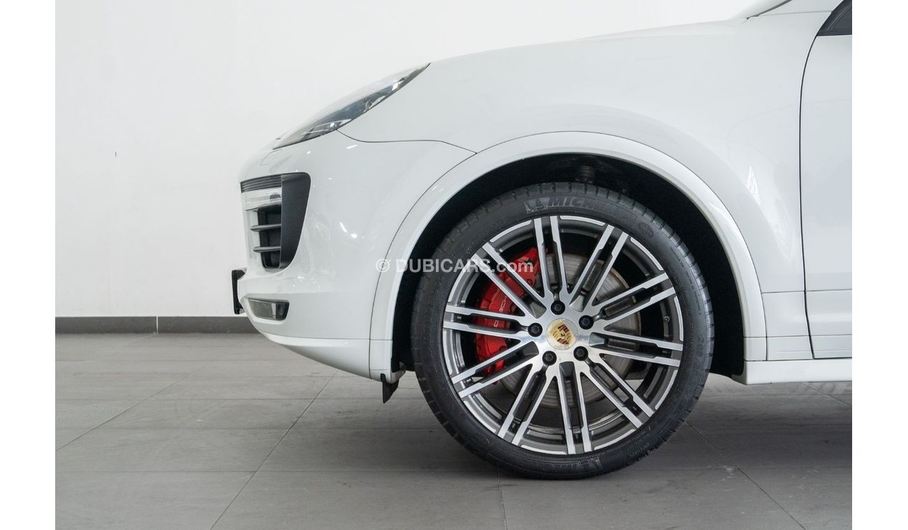 Porsche Cayenne 2016 Porsche Cayenne GTS 3.6L V6/ High Option / Sport Chrono Package & Sports Exhaust