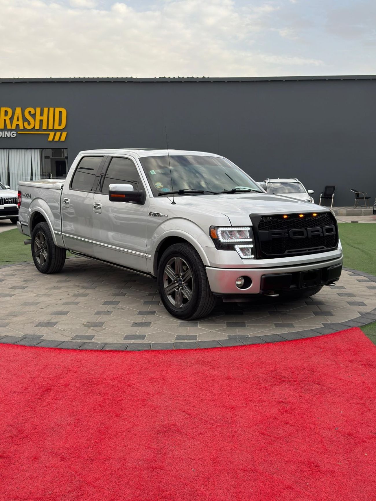 فورد F 150 فورد F-150 بلاتينيوم - قمة الفخامة والقوة الأمريكية