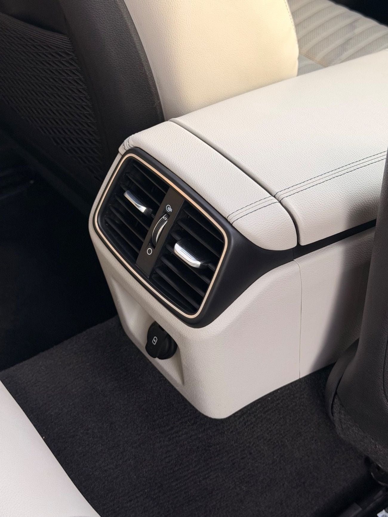 جينيسس G70 Premium 2.0L AWD full option