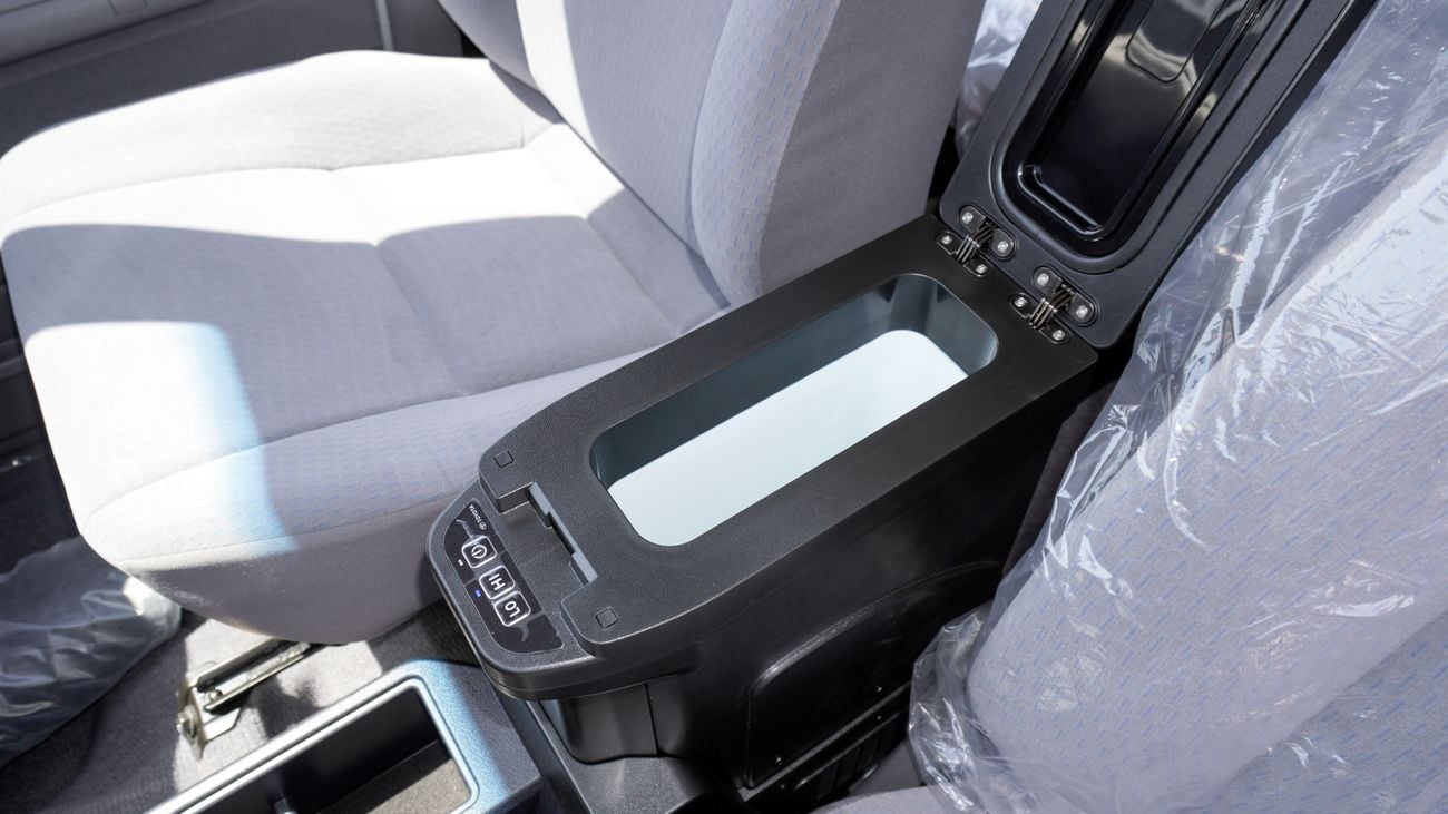 تويوتا لاند كروزر 70 2.8 DIESEL 2025