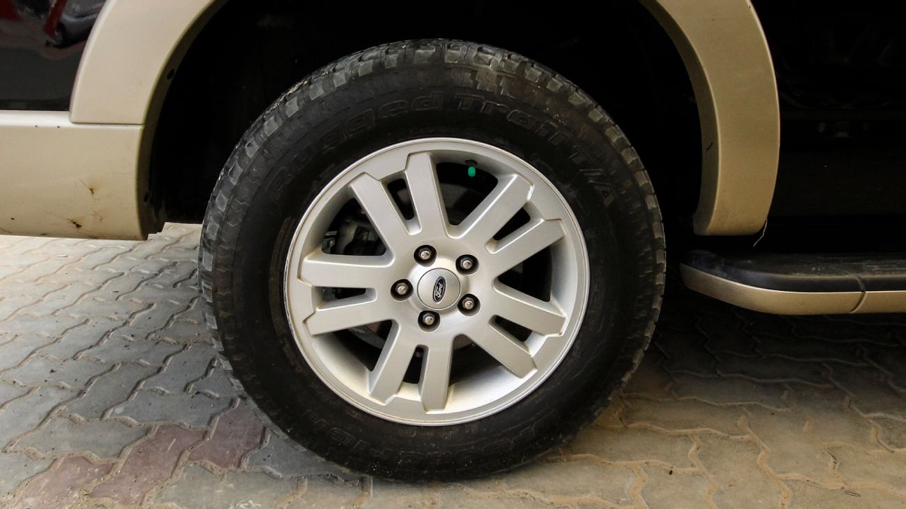 Ford Explorer Eddie Bauer Edition