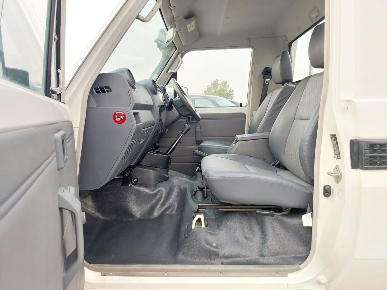 تويوتا لاند كروزر بيك آب TOYOTA LAND CRUISER PICK UP RIGHT HAND DRIVE(PM10017)