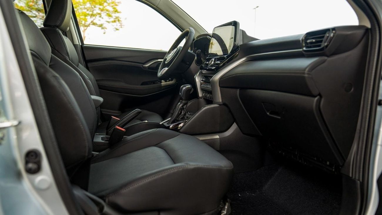 Suzuki Grand Vitara GLX 1.5P AT MY2024 – SILVER