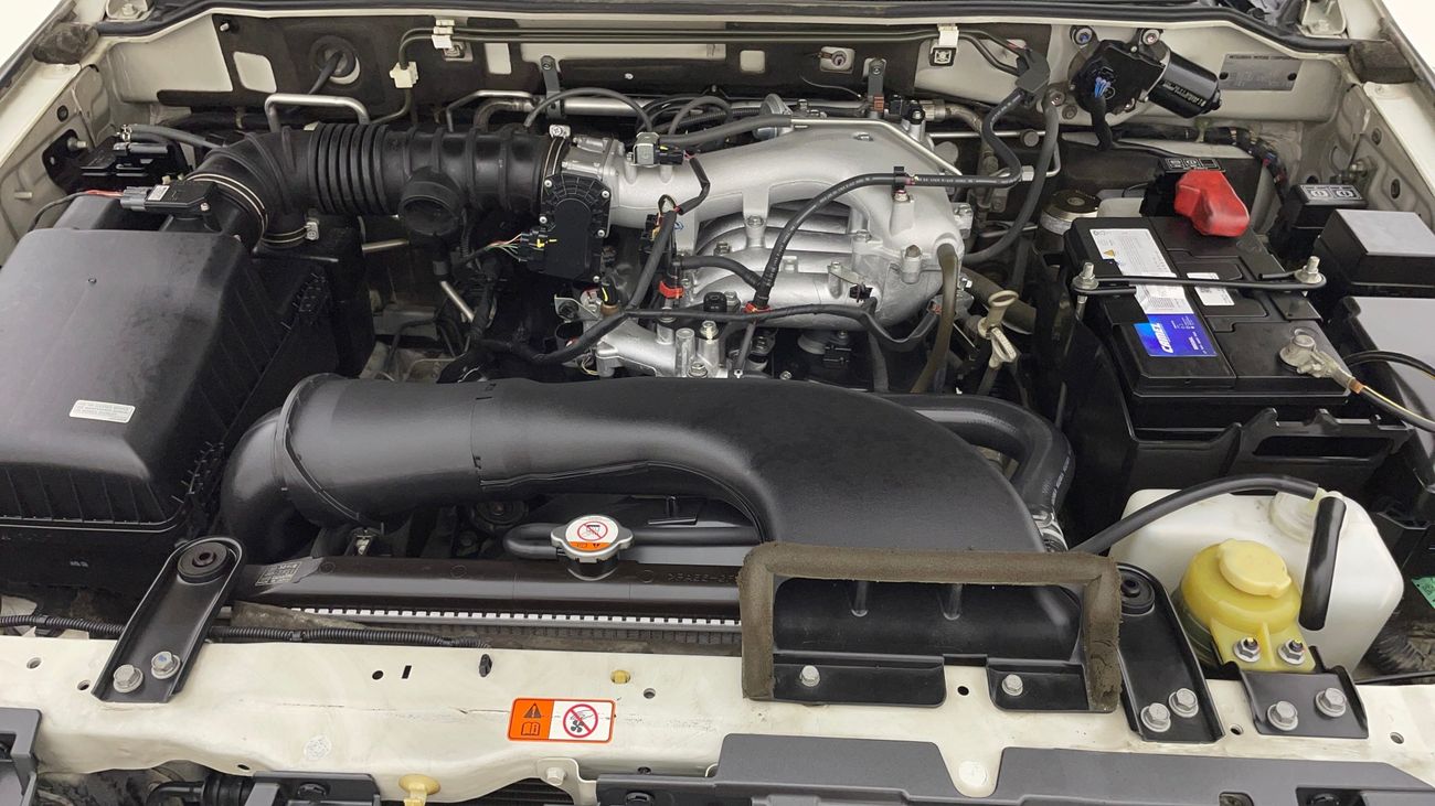 ميتسوبيشي باجيرو GLS MID 3 | بدون دفعة مقدمة | اختبار القيادة في المنزل