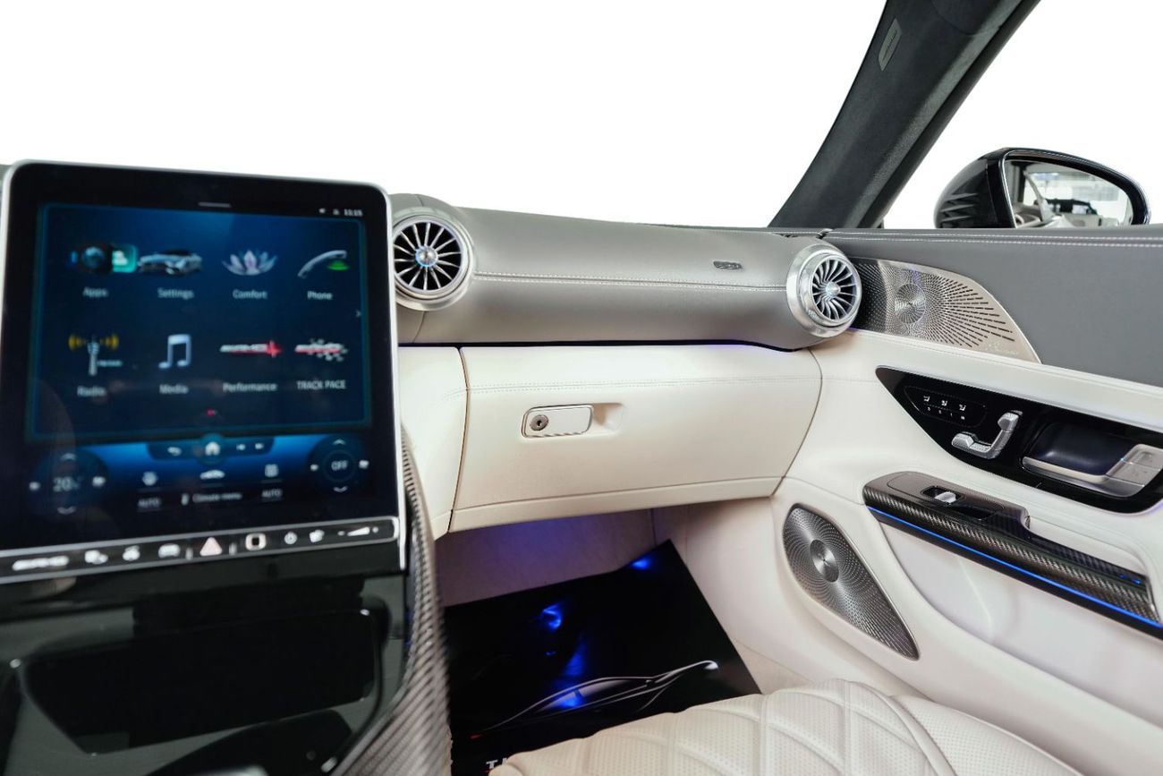 مرسيدس بنز SL 63 AMG 4 MATIC Plus-Low Mileage-Exclusive Color-AMG Driver Performance Pack