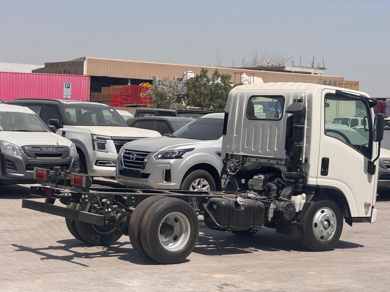إيسوزو فوروارد Isuzu / N-Series NMR85 E22 Cab Chassis Truck 4x2 Short Wheel Base