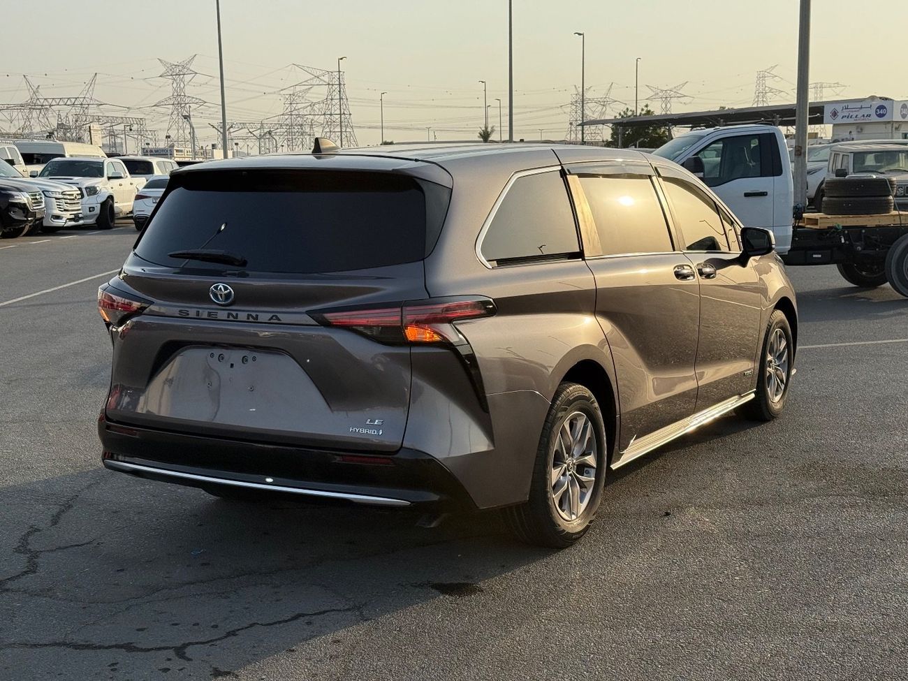 Toyota Sienna 2021 TOYOTA SIENNA LE HYBRID IMPORTED FROM USA