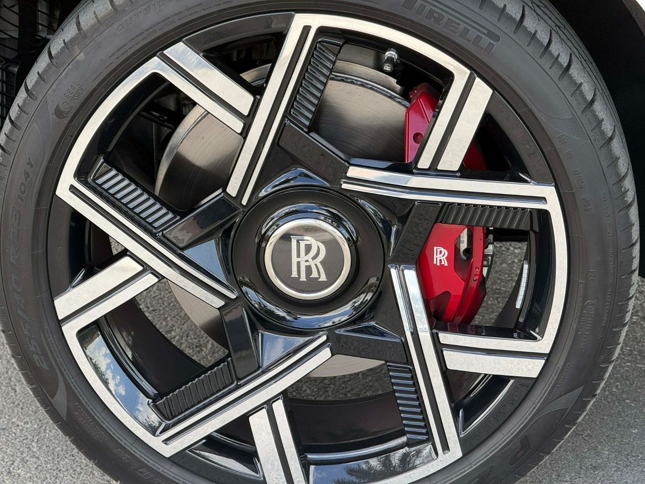 رولز رويس كولينان GCC SPEC UNDER WARRANTY AND SERVICE