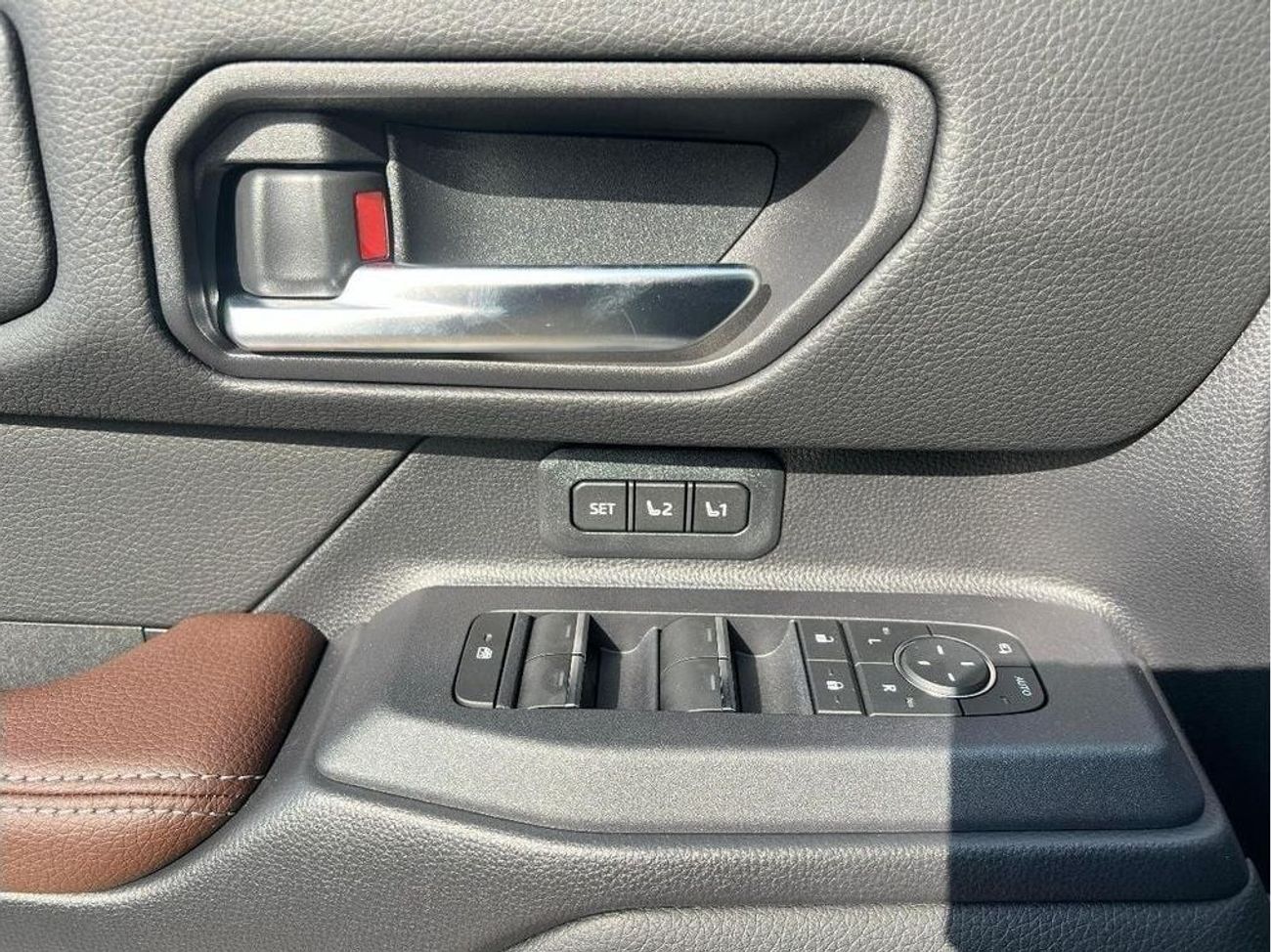 تويوتا برادو i-FORCE MAX 2.4L TURBO L4 HYBRID PREMIUM 2024 Model