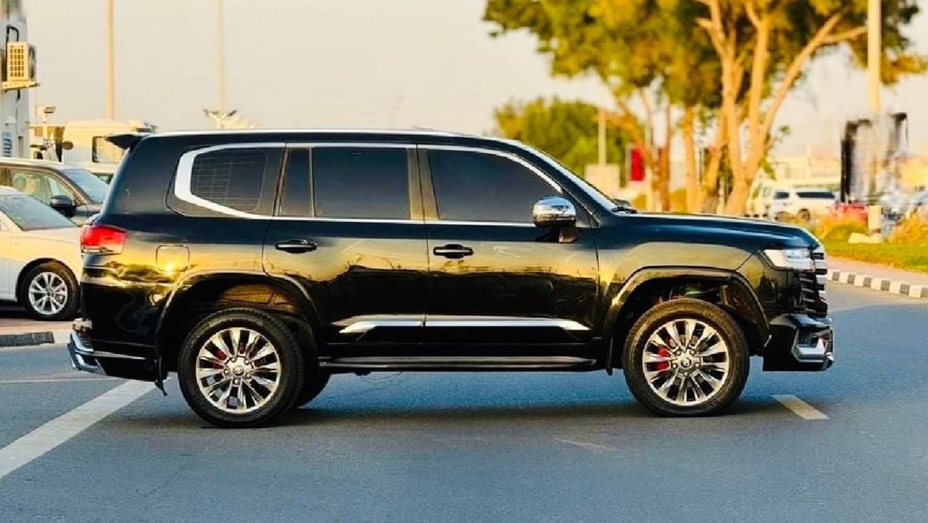 Toyota Land Cruiser 2019 Model Facelift To 2025 Shape Exterior and also Interior Change to Mercedes G63 Yellow Edition