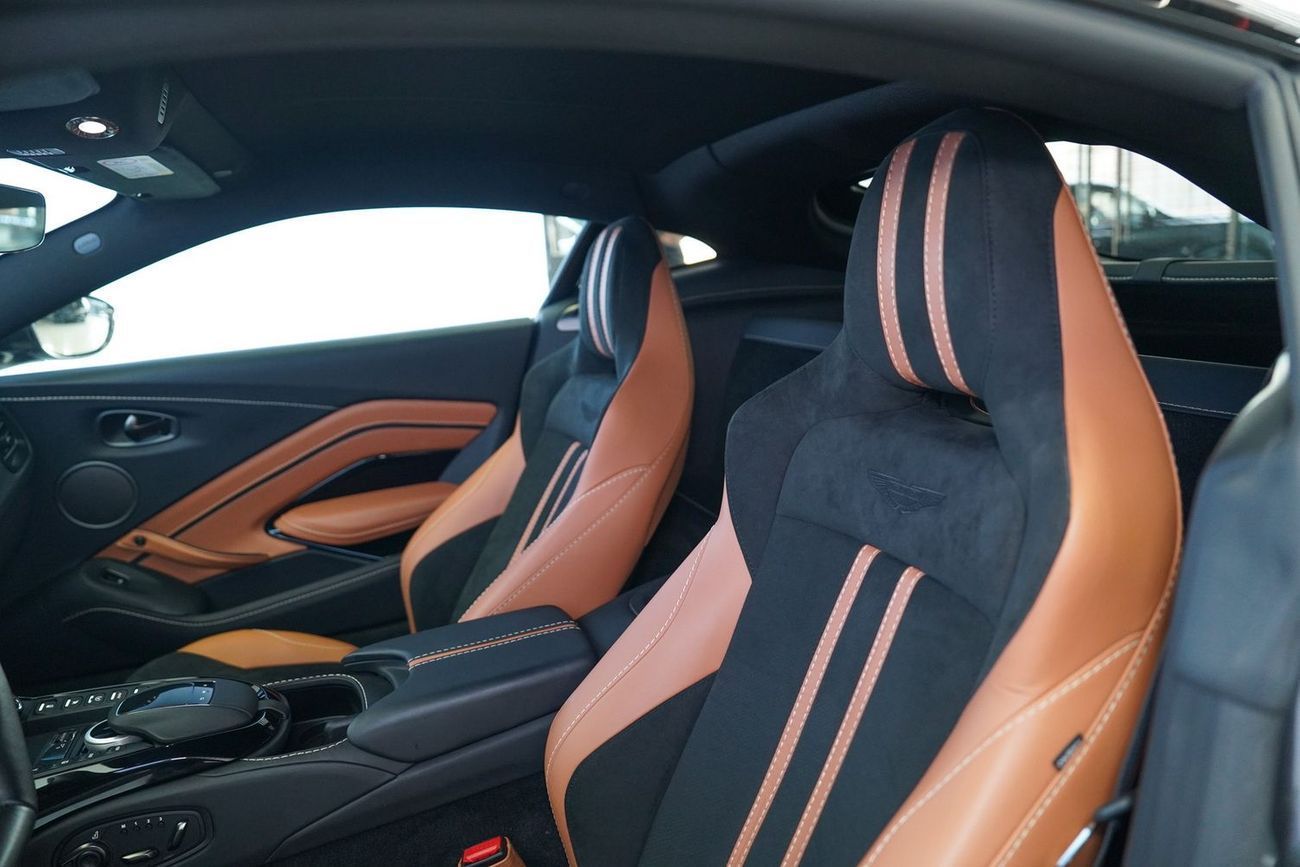 Aston Martin Vantage 