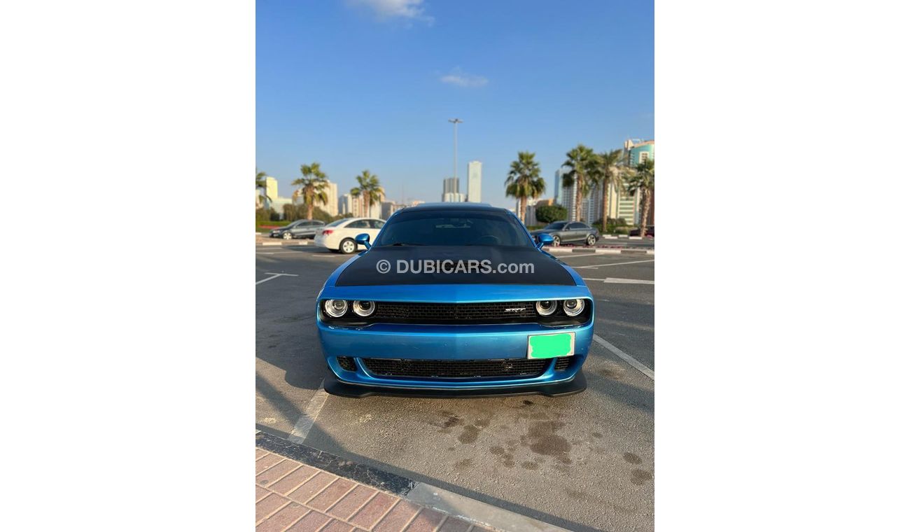 Dodge Challenger Dodge Challenger SRT-392 2018 Full Options (km/h)