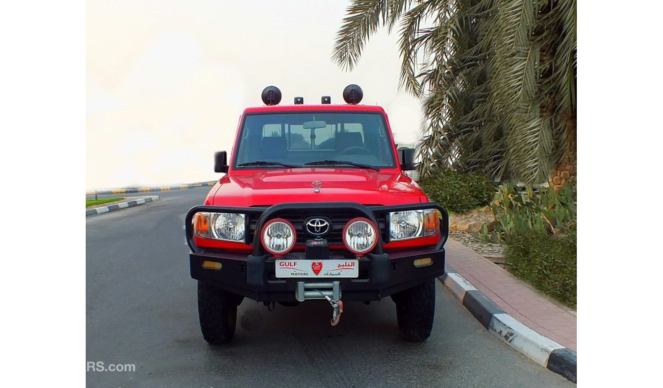 تويوتا لاند كروزر بيك آب LOW MILEAGE