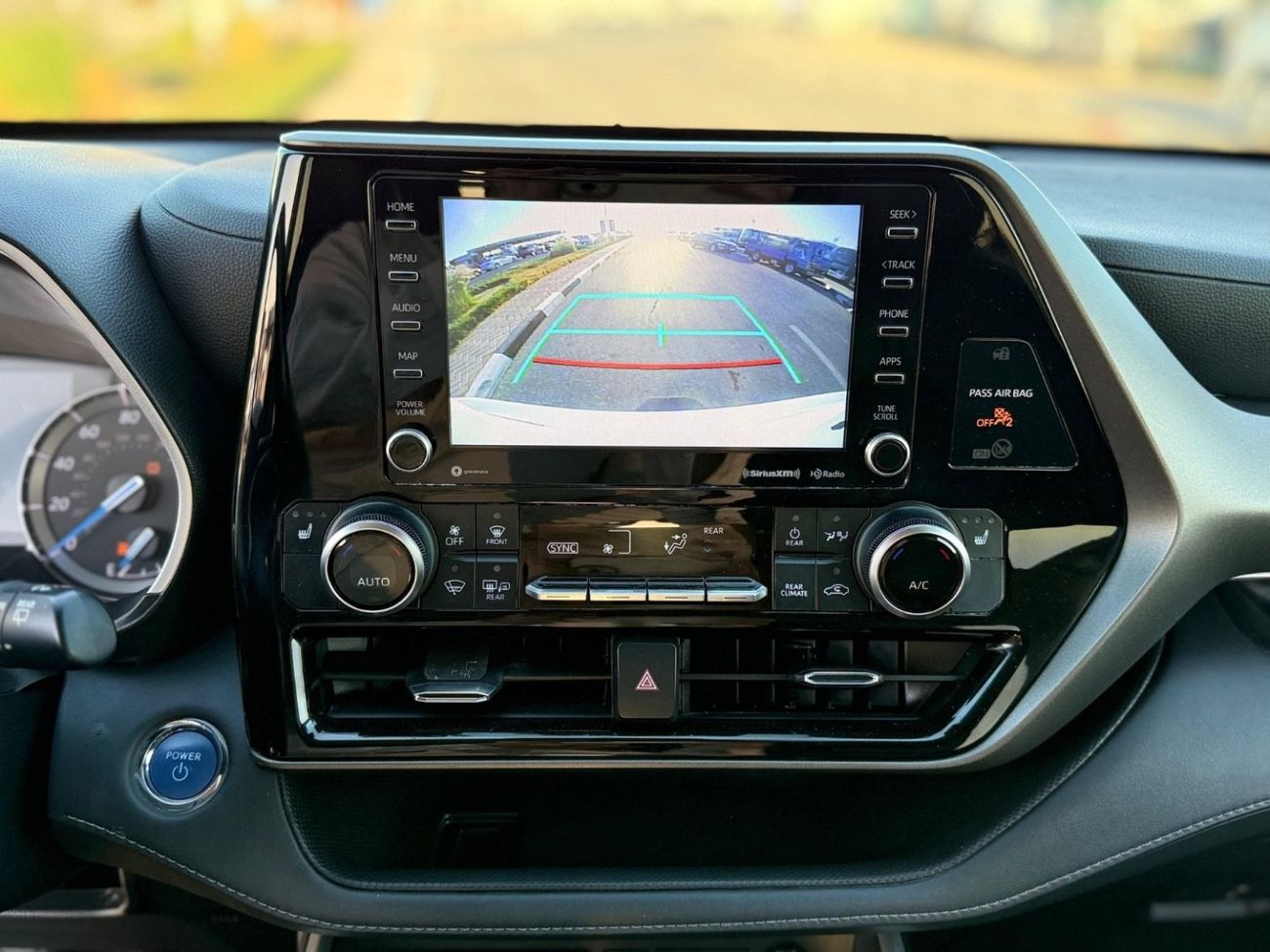 تويوتا هايلاندر TOYOTA Highlander Hybrid XLE Premium